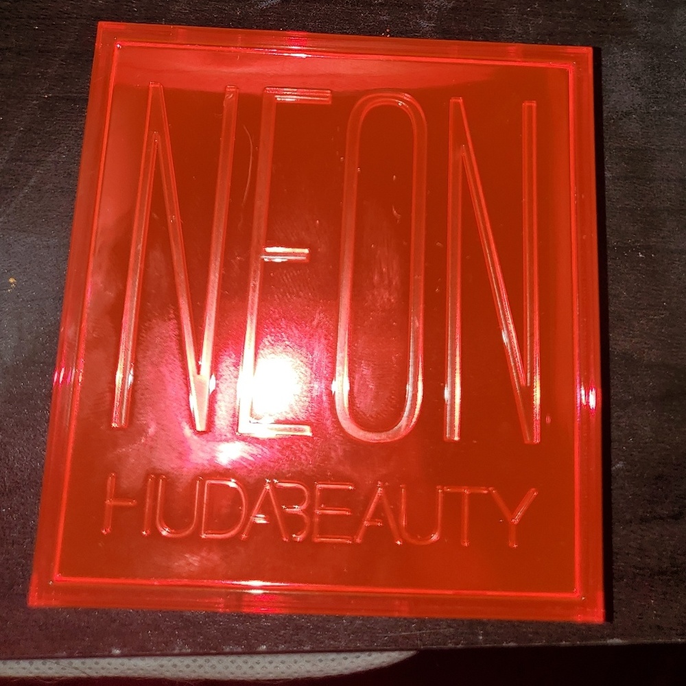 Huda Beauty Neon Palette Orange
